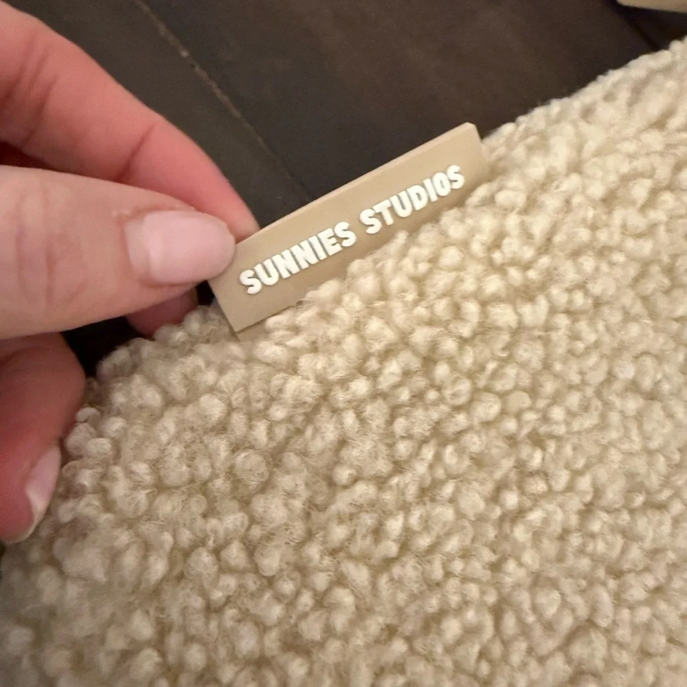 Sunnies Studios Sherpa Teddy Zip Pouch Clutch – Beige / Cream
